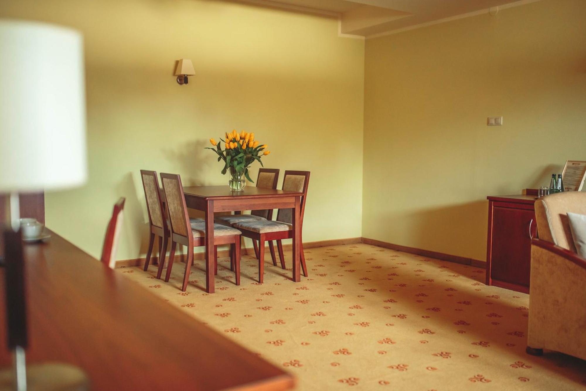 Hotel Rycerski Czeladź Eksteriør billede
