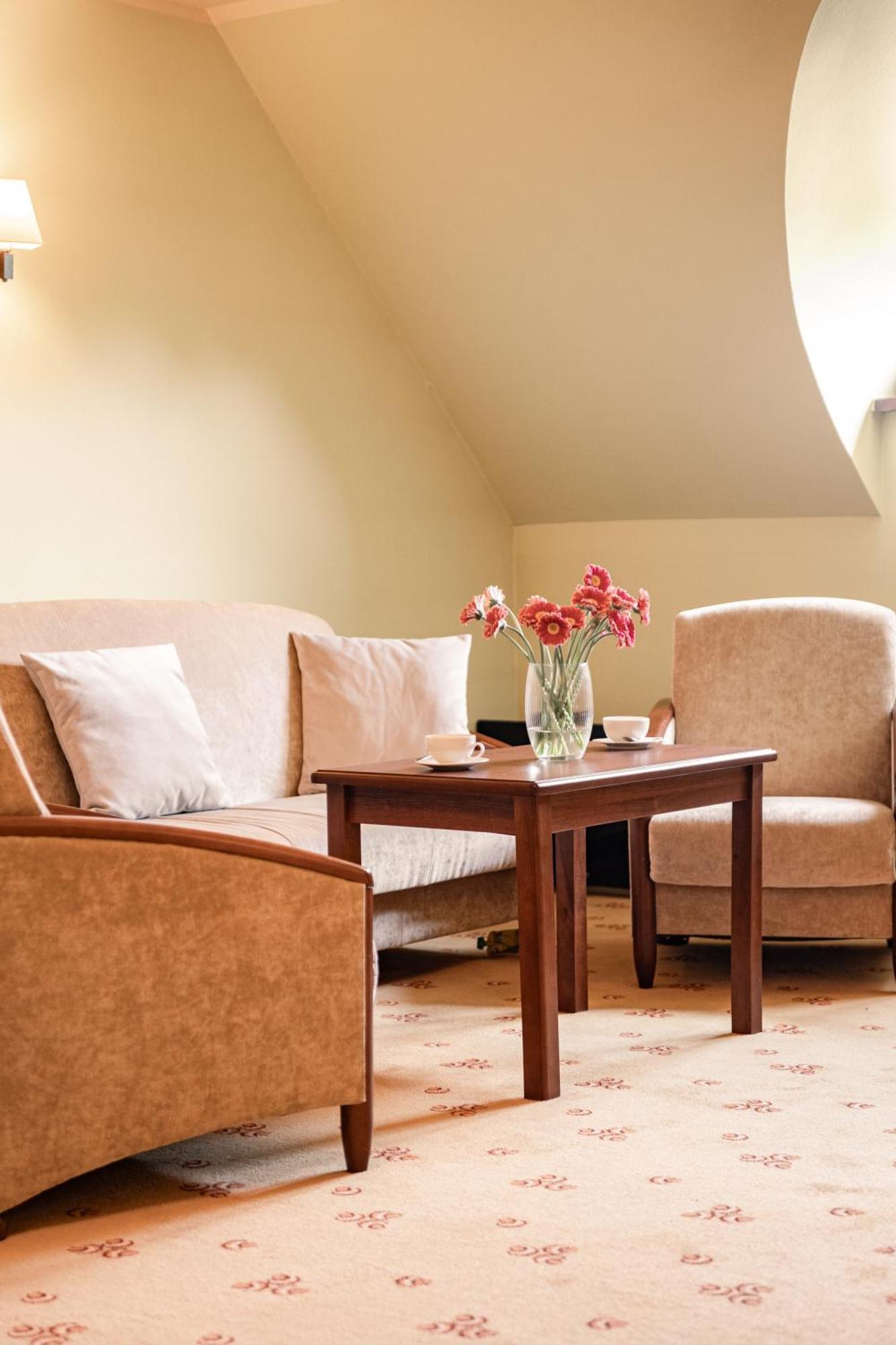 Hotel Rycerski Czeladź Eksteriør billede